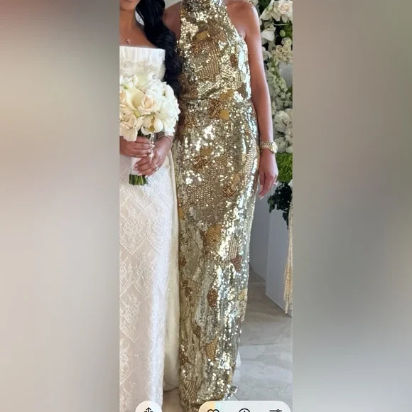 Elegant Sequin Gown - Picture 4 of 5